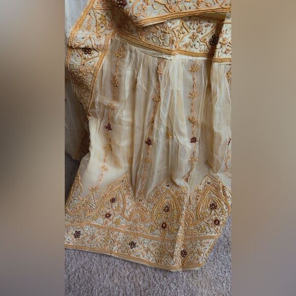 PAKISTANI BRIDAL DRESS LEHENGA DESIGNER WEDDING COLLECTION - FABRIC TO BE SIZED - Picture 4 of 5